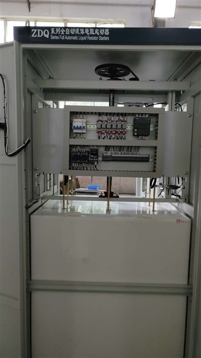 Startér s odolností vůči kapalinám